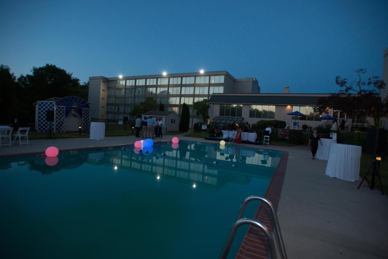 Exton Hotel And Conference Center Eksteriør billede