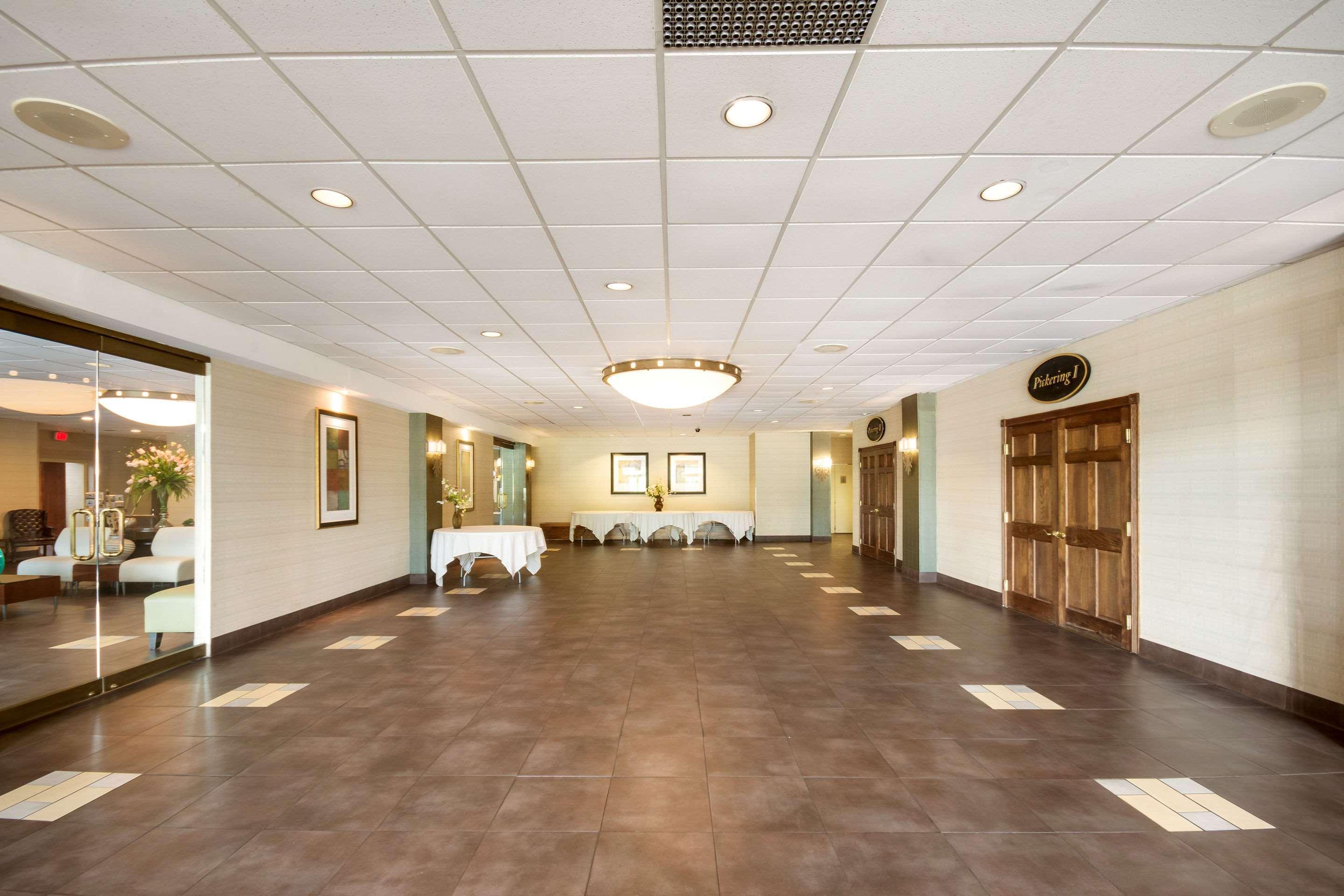 Exton Hotel And Conference Center Eksteriør billede